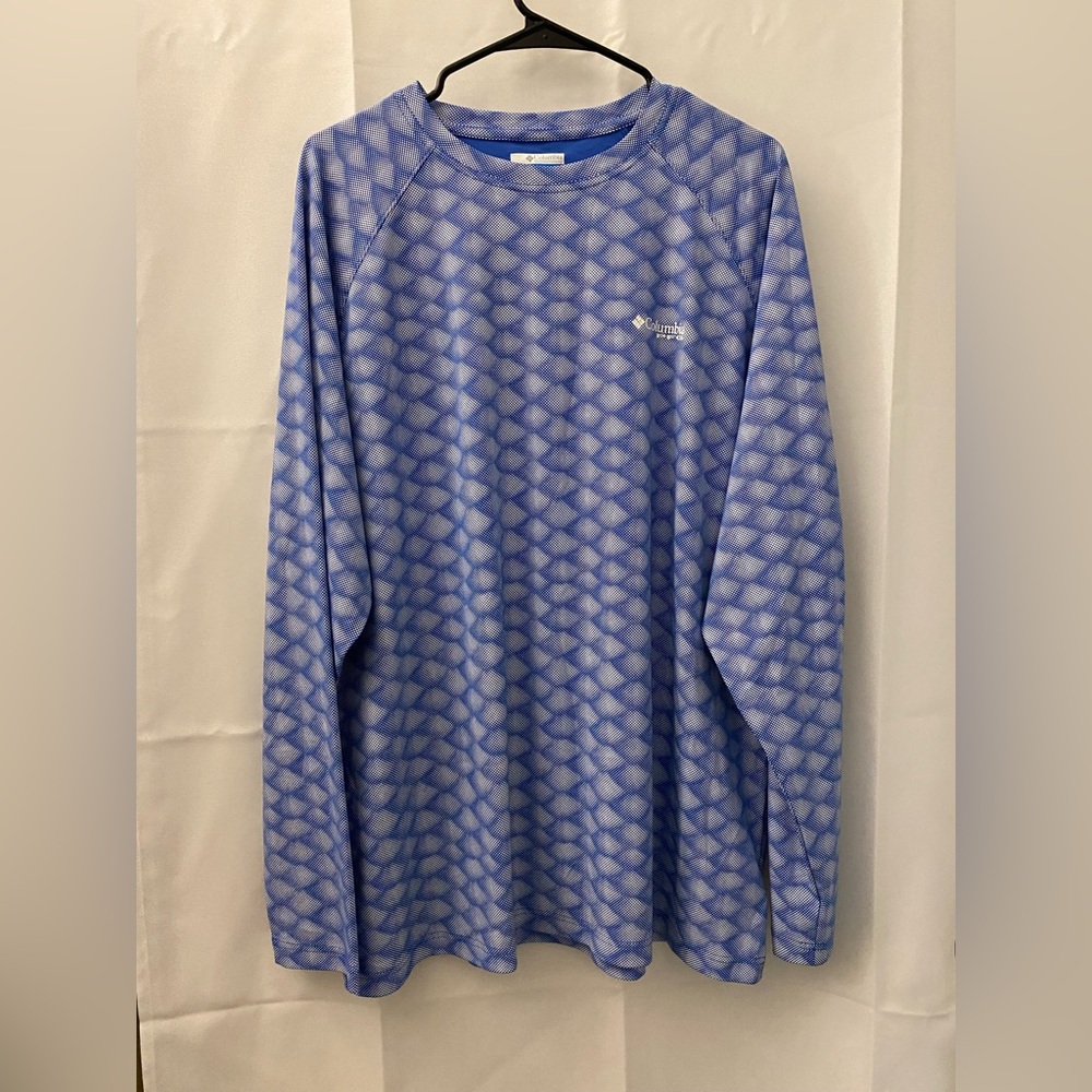 Columbia Men's Long Sleeve Shirt in Blue Geometric Pattern